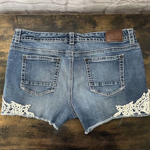 Maurices Denim & Lace Jean Shorts Plus Size 15/16 Reg Vintage Wash - Picture 5 of 5